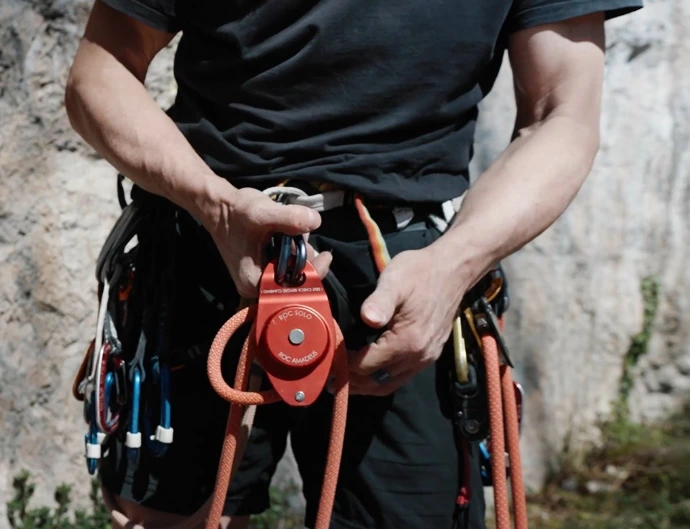 Roc Solo installation sur le baudrier
